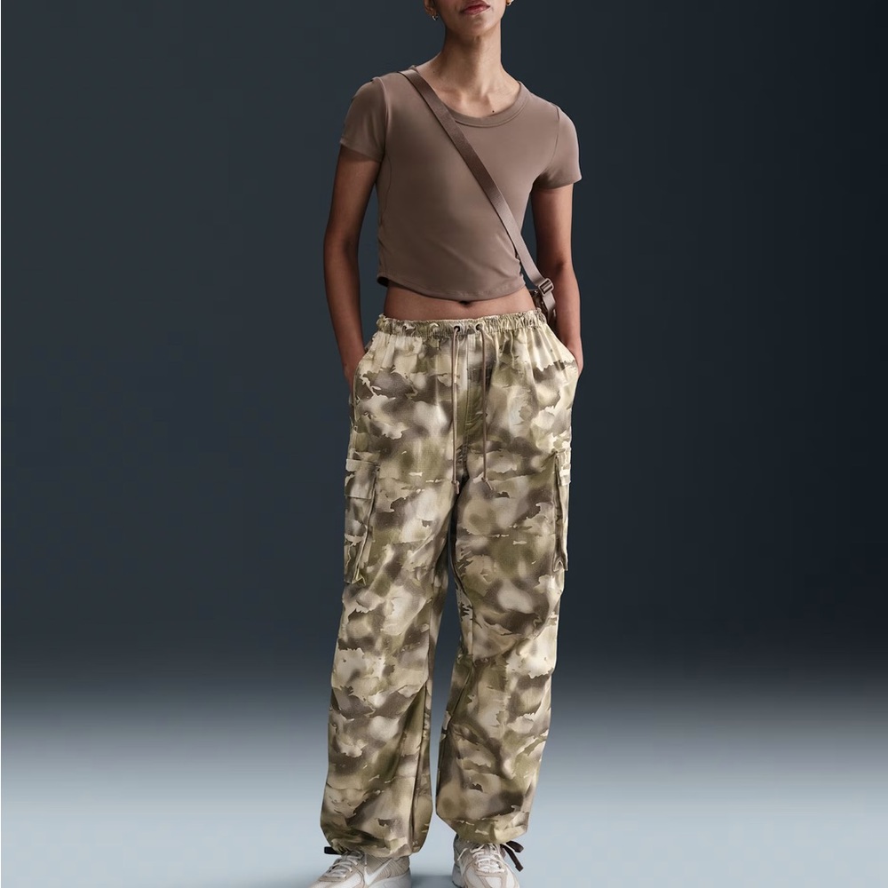 NWT Nike Camo cargo Pants